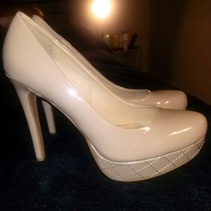 Chinese Laundry stiletto 5" heels nude size 8